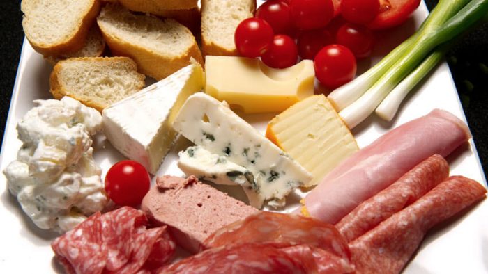 Listeria: el riesgo de los quesos, cecinas y carne