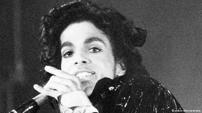Un relajado y sincero Prince en su álbum póstumo «Piano & A Microphone 1983»
