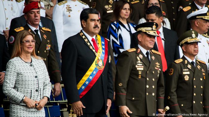 Gobierno de Trump se reunió con militares venezolanos que querían derrocar a Maduro
