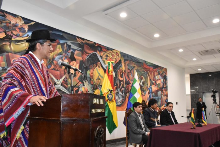 Bolivia convoca al cónsul de Chile para protestar por suspensión de reunión