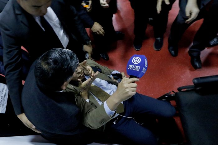 Sindicato de Radio Bío Bío presenta denuncia por agresión a periodista en Te Deum evangélico