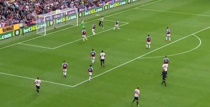 El preciso centro de Alexis Sánchez en el gol del Manchester United