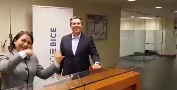 «Vente pa’ acá, fírmame acá», el video del Banco Bice que se volvió viral