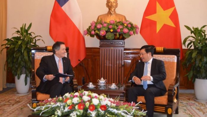 Chile y China buscan impulsar su comercio en medio de guerra comercial