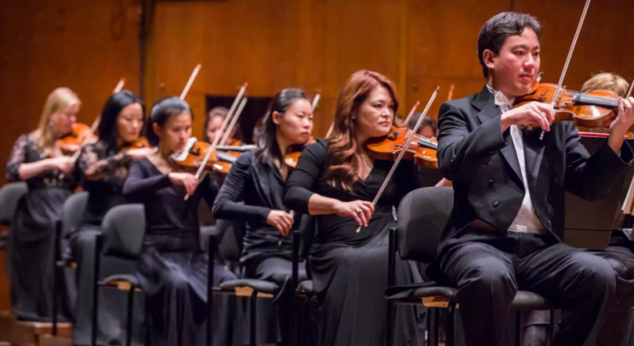 Punto final a un anticuado código: Concertistas de la Filarmónica de Nueva York ya podrán tocar en pantalones