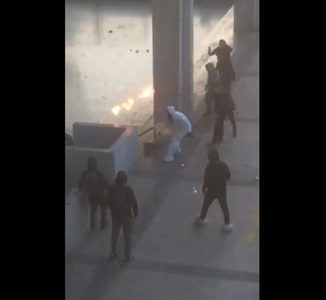 Video muestra momento exacto del enfrentamiento entre Carabineros y estudiantes al interior del Liceo de Aplicación