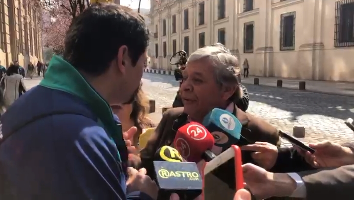 En vivo y en directo: la pelea callejera de Luis Plaza con el actual alcalde de Cerro Navia frente a las cámaras