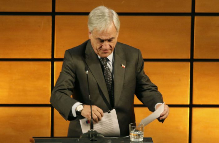 Cadem: Quintero y sueldo mínimo le pasan la cuenta a la evaluación de Piñera y su gabinete