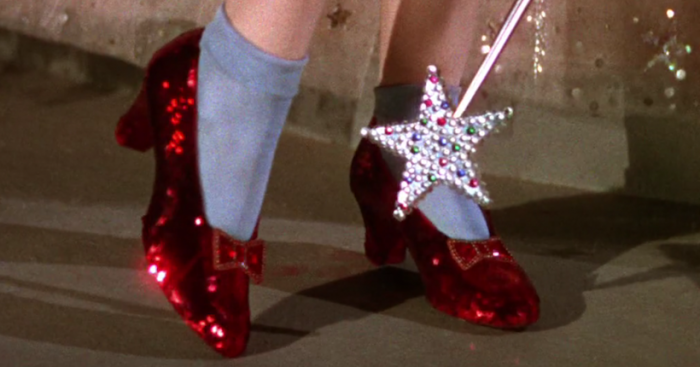 FBI recupera zapatos rojos usados en «El Mago de Oz» por Judy Garland