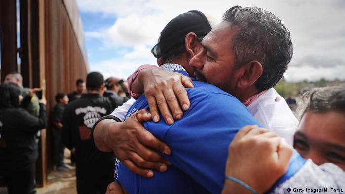 Trump defiende la separación de familias en la frontera justo el día de la iniciativa «abrazos, no muros»