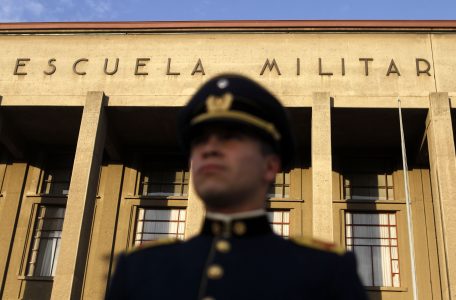 La mano blanda del Gobierno y las dudas que afloran tras el “homenajegate” del Ejército a Krassnoff