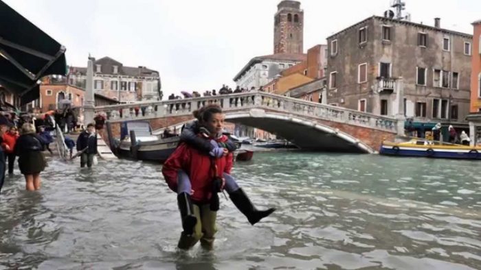 Venecia se inunda por marea alta