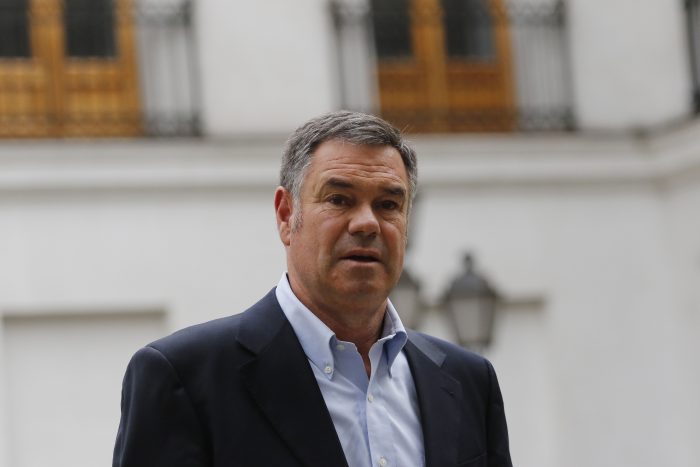 Ossandón se da vuelta la chaqueta con Bolsonaro: «No comparto ninguna de sus locuras»