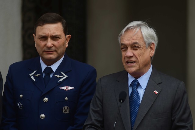 Hijo del pionero de la aviación chilena Arturo Merino Benítez es el nuevo comandante en jefe de la FACh