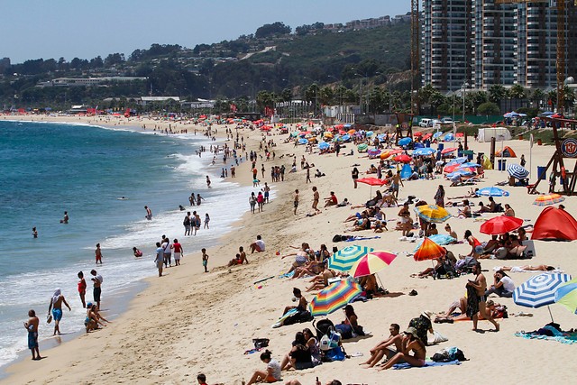 Gobierno anuncia que se limitará aforo en las playas mientras algunos balnearios denuncian falta de medidas en las zonas
