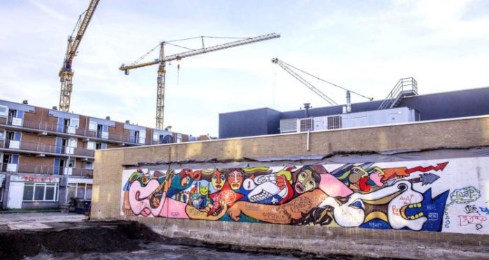En Holanda hallan antiguo mural de Brigada Ramona Parra durante demolición
