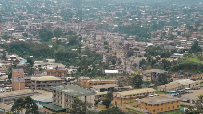 Secuestran a 80 estudiantes en una escuela de Camerún