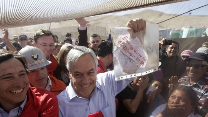 No los quiere soltar: Piñera presenta a Chile como la próxima sede de la APEC con imágenes del rescate de los mineros