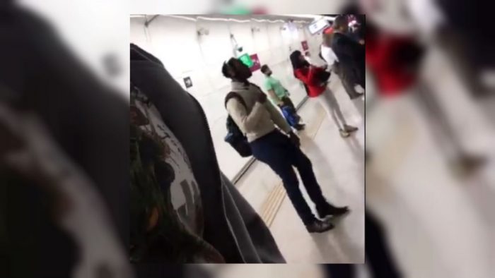 El pasajero que llenó de buenas energías la mañana en el Metro de Santiago