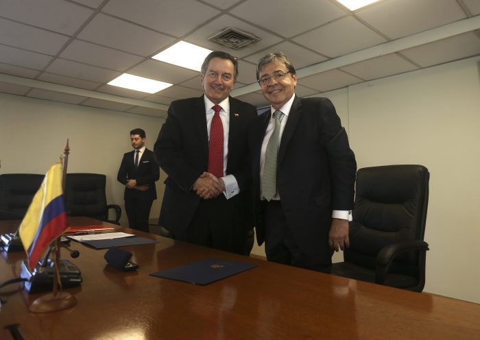Canciller Ampuero confirma visita de Presidente de Colombia y respalda posición para retomar diálogo con ELN