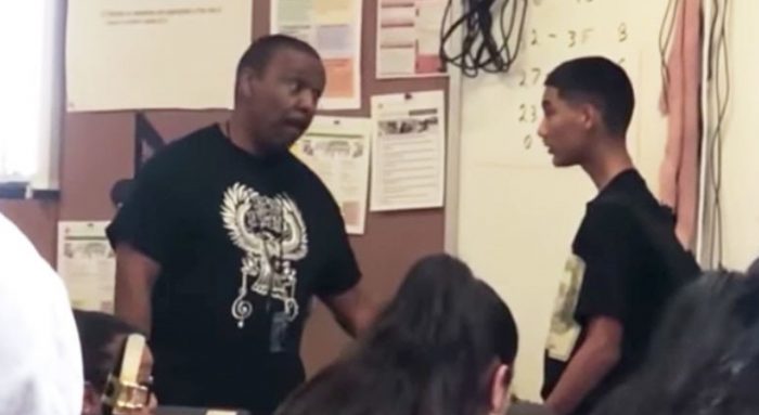 Video capta a profesor estadounidense peleando con un estudiante que le propinó insulto racial