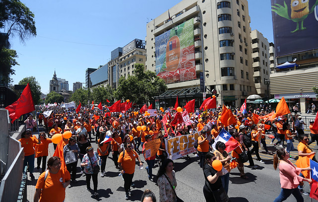 #ParoActivo: Con marcha y cacerolazos la CUT salió a la calle contra las políticas del Gobierno