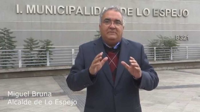 Concejal de lo Espejo en picada contra alcalde Bruna por nepotismo: «Ha contratado a familiares directos»