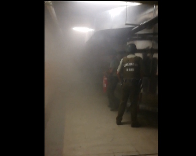 Registro revela cómo se lanzó gas lacrimógeno al interior del metro Baquedano en medio de las protestas por Catrillanca