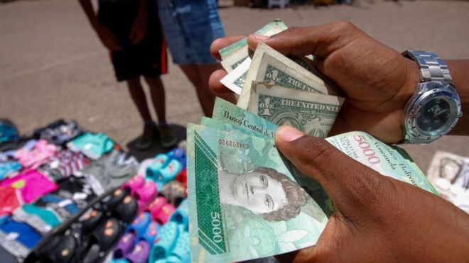 Por qué tener dólares ya no es tan gran negocio en Venezuela