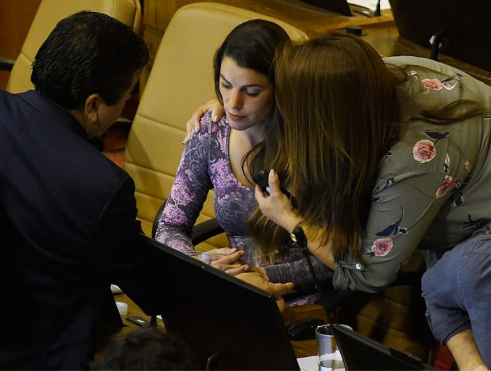 Maite Orsini se descompensa en plena sesión de la Cámara Baja