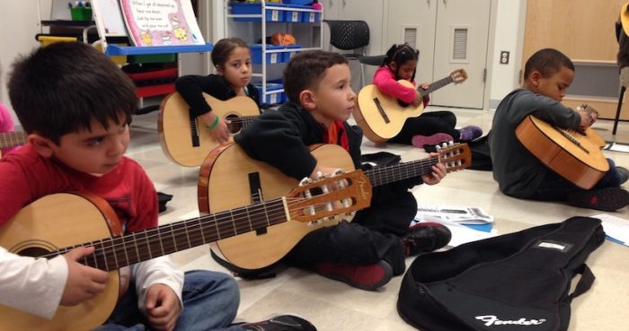 La importancia de la música en el desarrollo cognitivo de niños y jóvenes