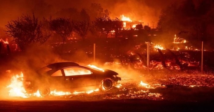 Las fuertes imágenes que dejó el paso del fuego por el pueblo de Paradise en California