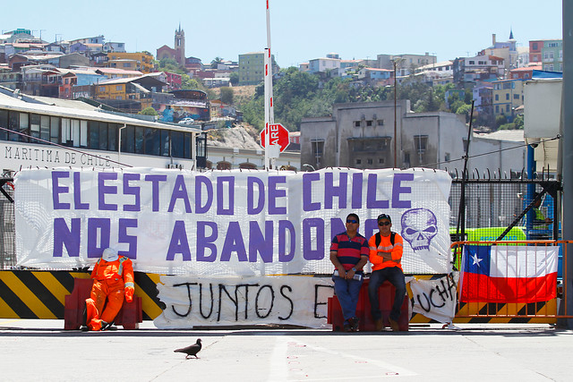 Hacienda llama a «agotar esfuerzos» para solucionar paro portuario en Valparaíso y advierte «daño para el país»
