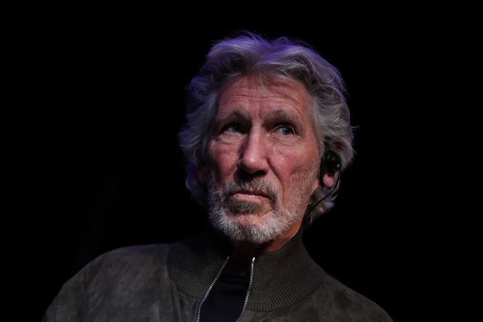 Roger Waters critica a Trump y Bolsonaro durante visita a Chile