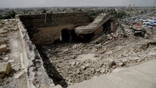 Cómo Estado Islámico destruyó en Mosul una mezquita pero dejó al descubierto un palacio de 3.000 años de antigüedad