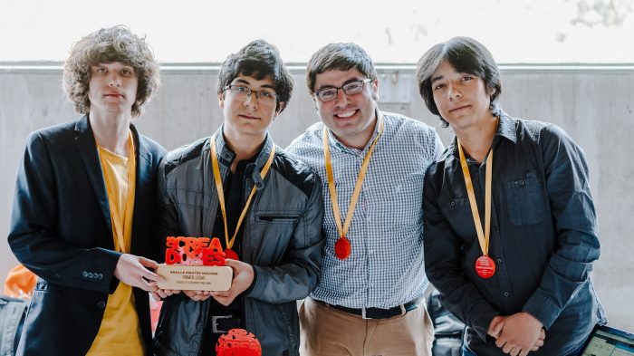 Escolares de Región de Ñuble crean impresora braille económica y ganan premio nacional de talento digital