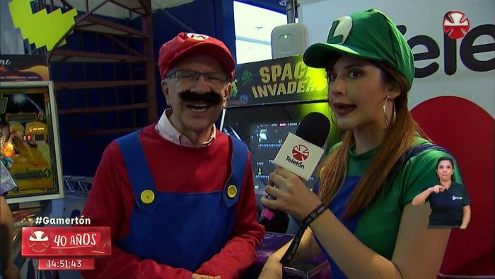 Alcalde gamer: Joaquín Lavín aparece vestido como Mario Bros durante la Teletón