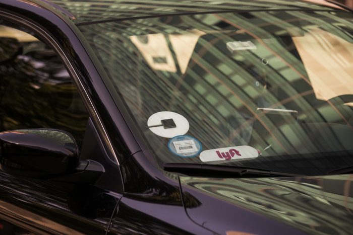 La oscura realidad que enfrentan las conductoras de Uber y Lyft