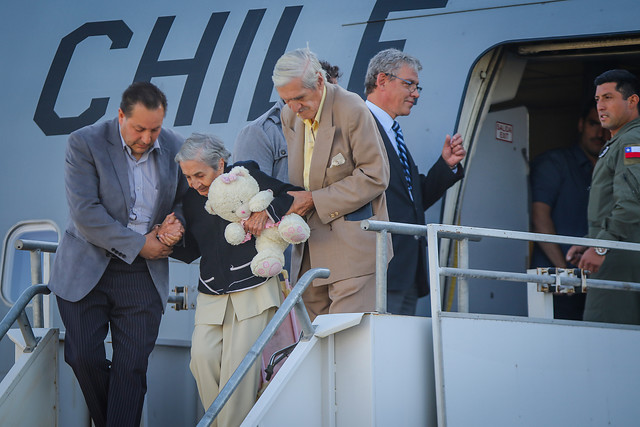 Vuelta a casa: Avión FACh trajo a segundo grupo de chilenos desde Venezuela