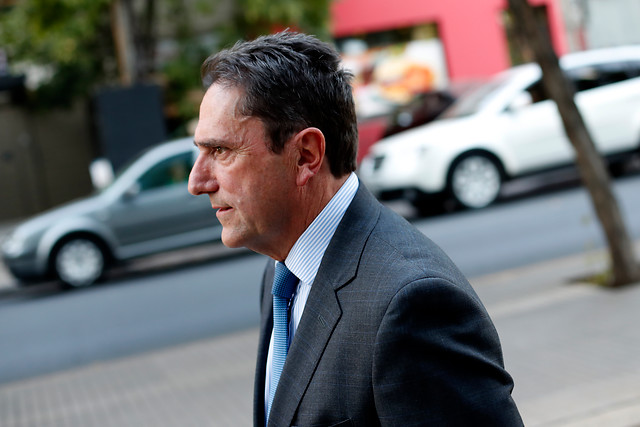 Ex ministro Gómez perdió en tribunales: corte rechazó su recurso de protección contra Abbott