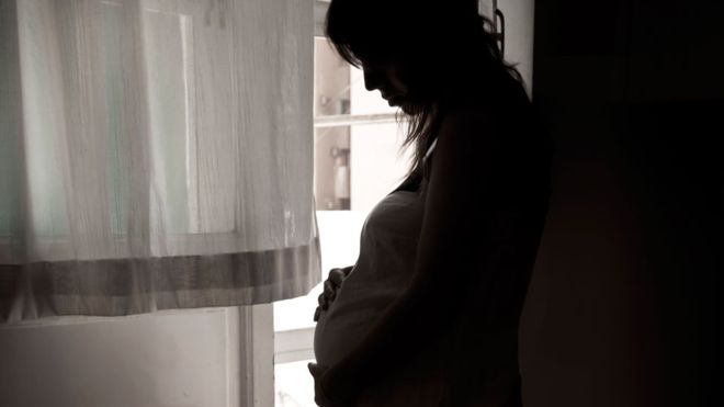 Debate sobre el aborto en Argentina: por qué las autoridades ordenaron que se le practicara una cesárea a una niña de 12 años embarazada de casi 6 meses