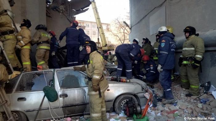Milagro de Año Nuevo: Hallan viva a una bebé de once meses bajo los escombros de edificio en Rusia