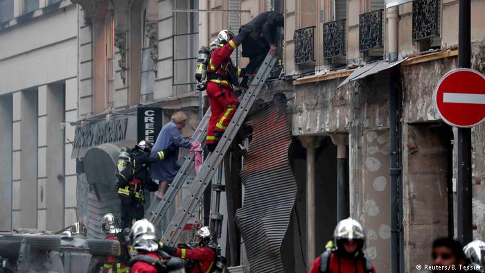 Explosión en París por posible escape de gas: al menos dos muertos