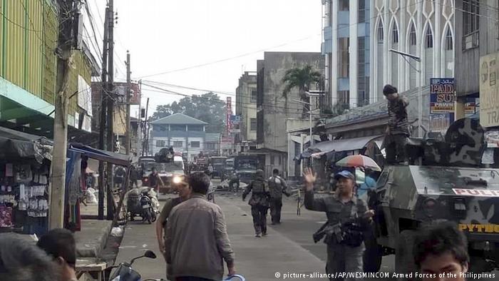 Dos explosiones dejan 27 muertos y 77 heridos en Filipinas