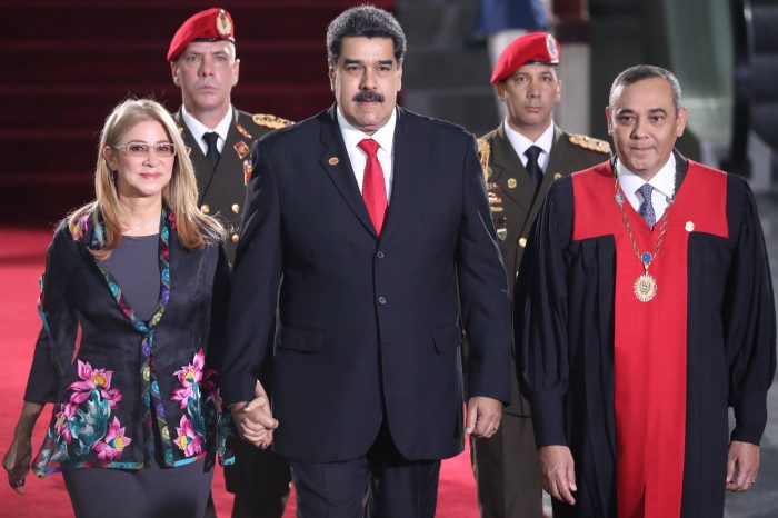Venezuela: Maduro jura para un segundo mandato en medio de cuestionamientos de ilegitimidad