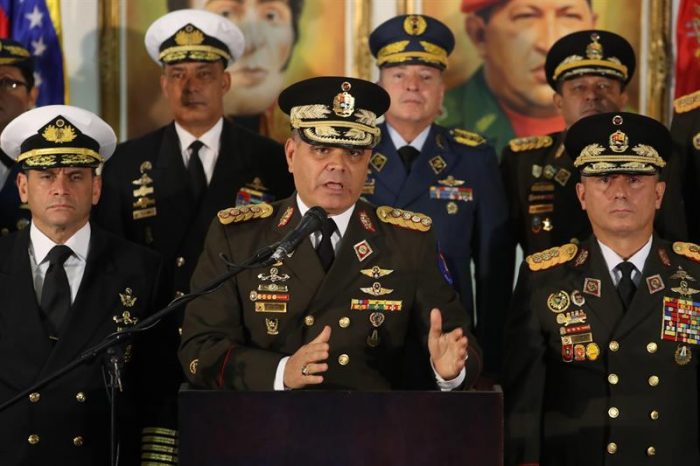 Generales venezolanos ratifican apoyo a Nicolás Maduro