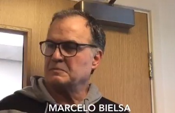 Marcelo Bielsa asume responsabilidad en caso de espionaje