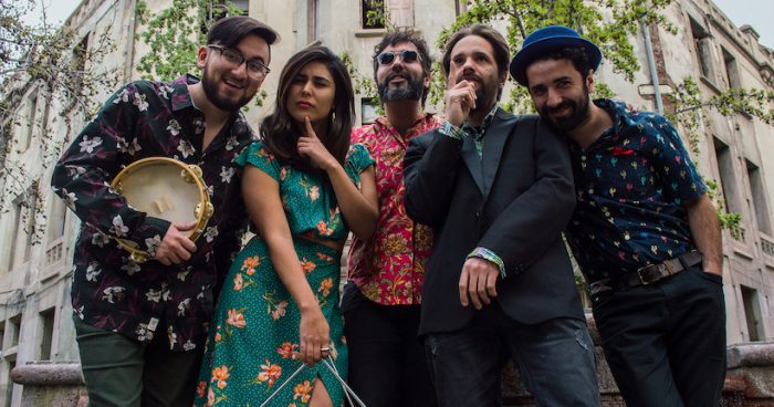 Concierto de banda chileno-brasilera Forró Da Gota en El Clan