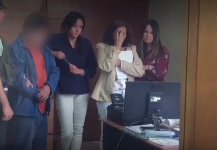 Jueza queda en shock luego de ver video de sargento de la Armada que abusaba de su hija