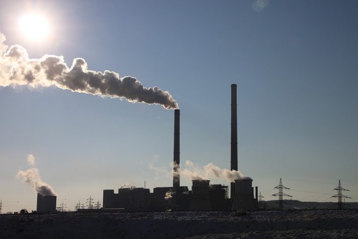 Industrias y carbono: la huella de Chile en el medioambiente